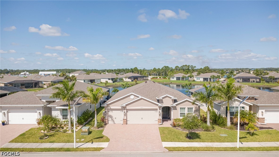 3 Bed Waterfront Home for Sale in Brightwater Lagoon, photo 2