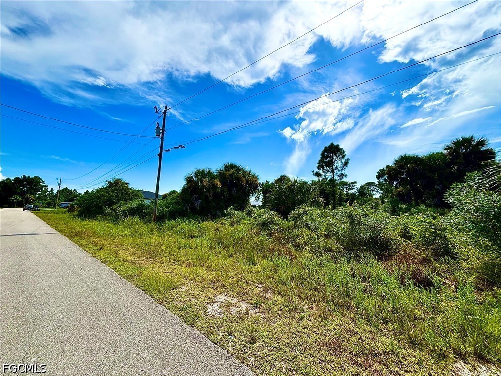 Residential for Sale in Lehigh Acres, photo 2