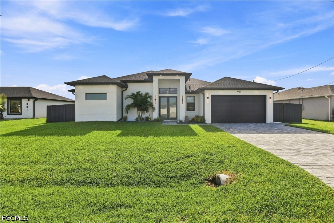 3 Bed Pool Home for Sale in Cape Coral, photo 2