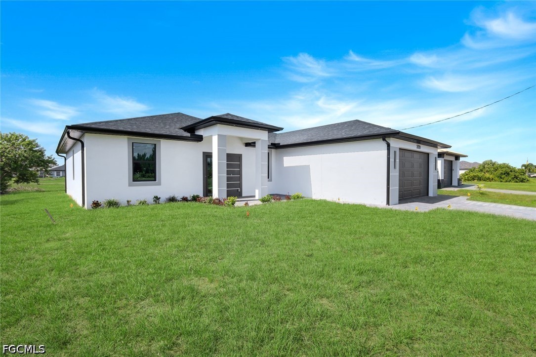 4 Bed SingleFamilyResidence for Sale in Cape Coral, photo 2