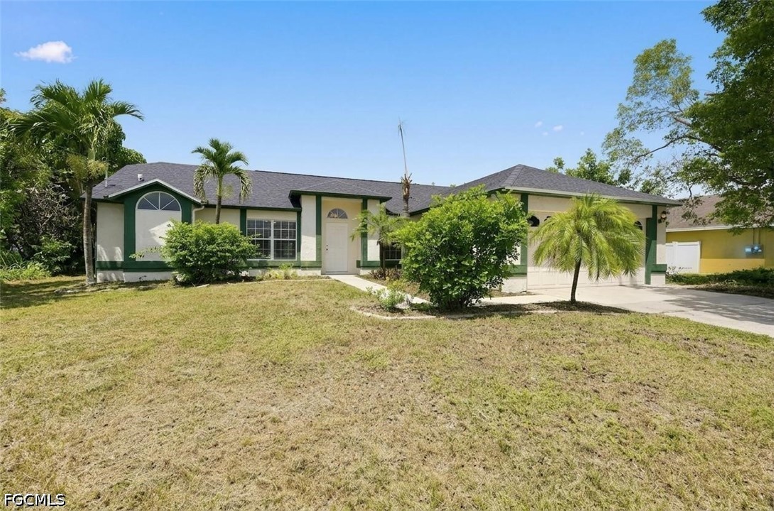 3 Bed Pool Home for Sale in Cape Coral, photo 2