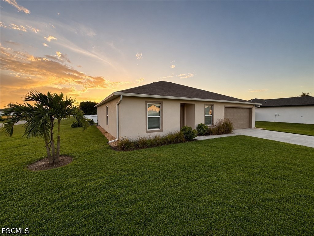 3 Bed SingleFamilyResidence for Sale in Cape Coral, photo 2