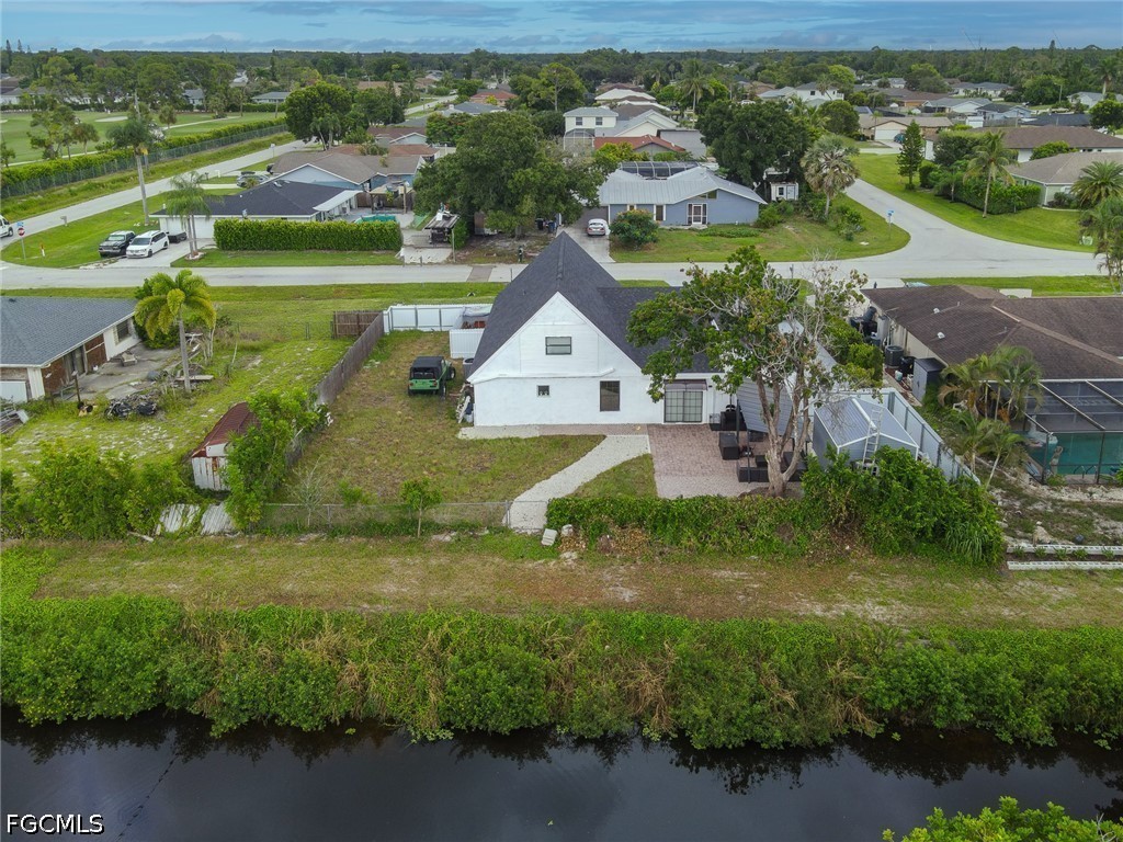 3 Bed Waterfront Home for Sale in Fort Myers, photo 2