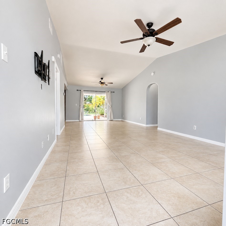 3 Bed Pool Home for Sale in Cape Coral, photo 2