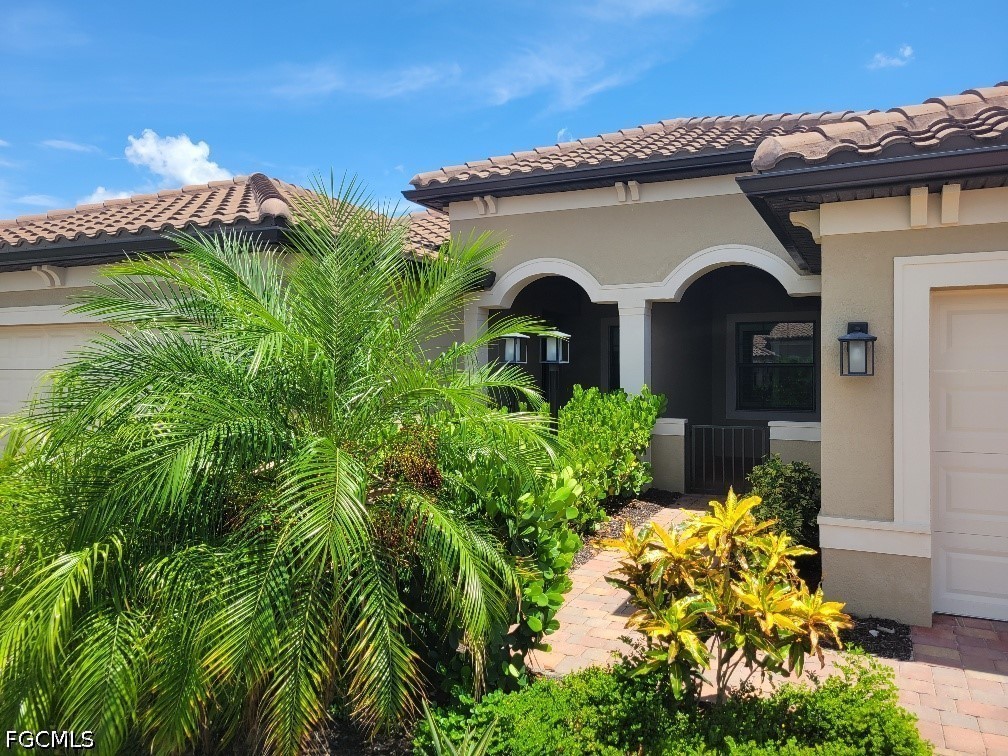 2 Bed Attached for Sale in Esplanade Lake Club, photo 2