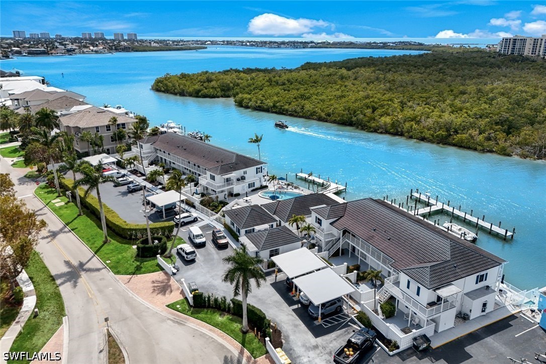 1 Bed Waterfront Home for Sale in Marco Island, photo 2