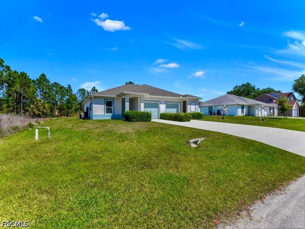 3 Bed Duplex for Sale in Lehigh Acres, photo 2
