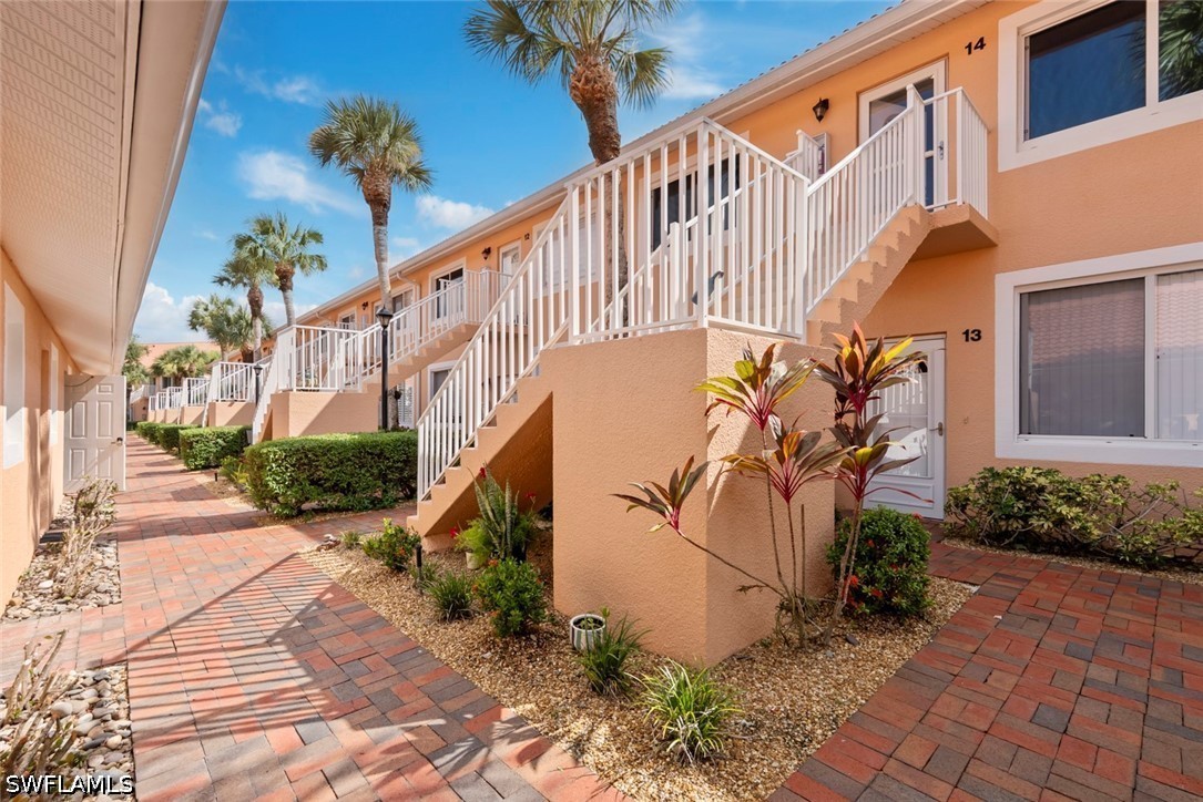 2 Bed Condominium for Sale in Naples, photo 2