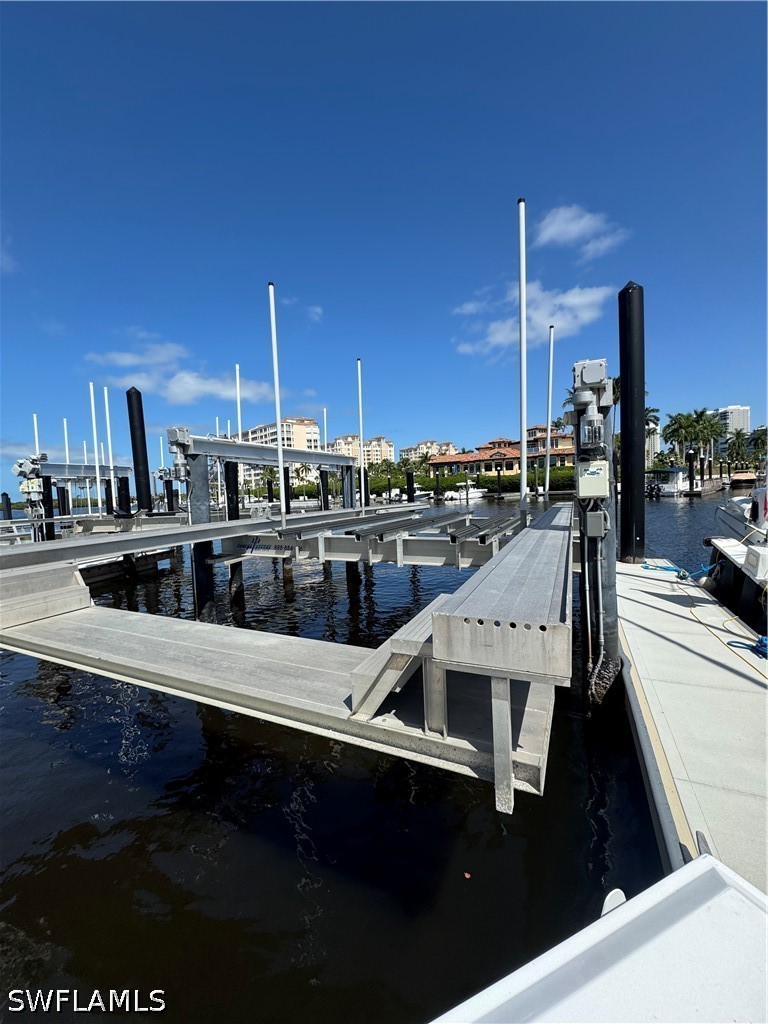 Waterfront Home for Sale in Naples, photo 2