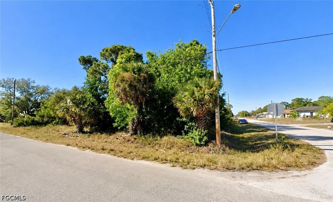 Residential for Sale in Lehigh Acres, photo 2