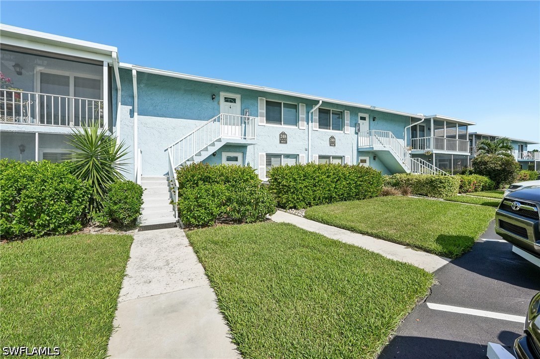 2 Bed Waterfront Home for Sale in Naples, photo 2