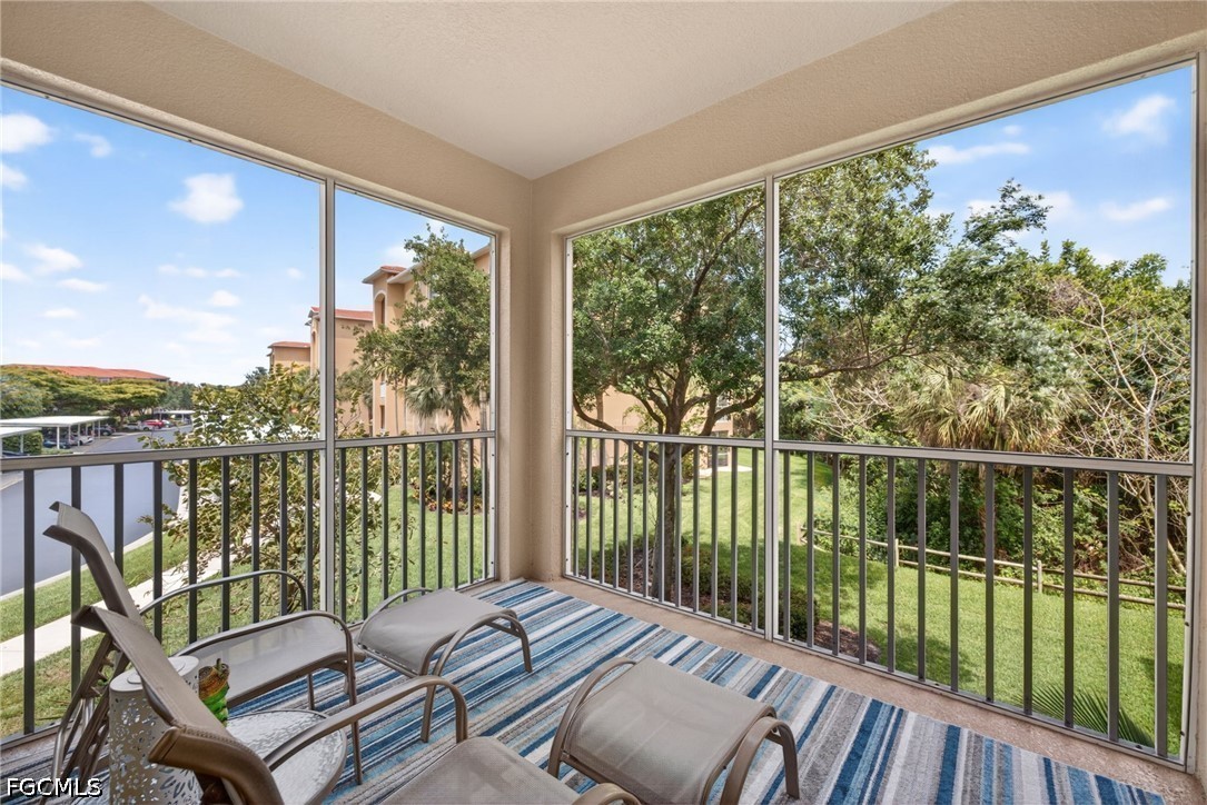 3 Bed Condominium for Sale in Fort Myers, photo 2