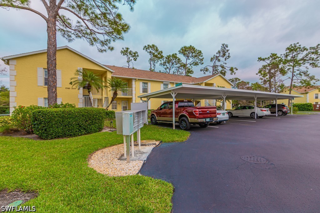 2 Bed Condominium for Sale in Naples, photo 2