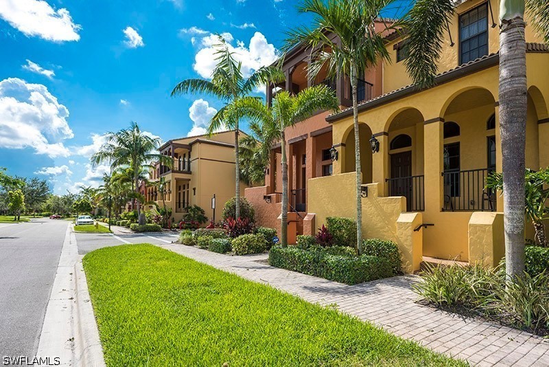 2 Bed Condominium for Sale in Paseo, photo 2