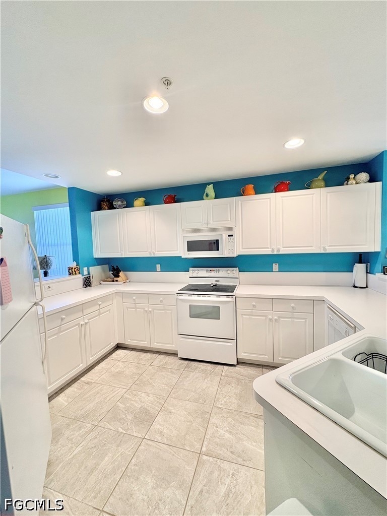 2 Bed Condominium for Sale in Fairway Villas, photo 2