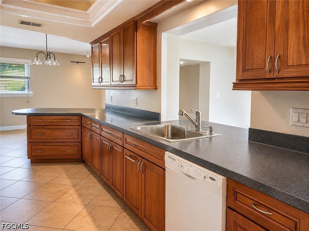 3 Bed Waterfront Home for Sale in Fort Myers, photo 2