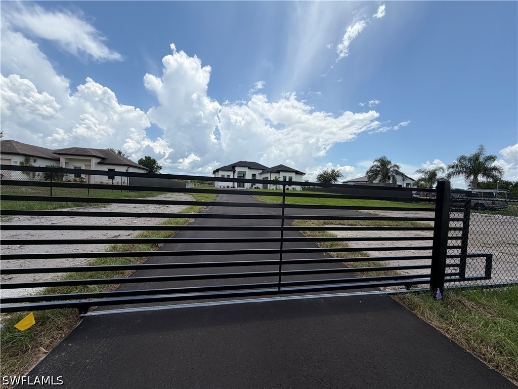 3 Bed SingleFamilyResidence for Sale in Naples, photo 2