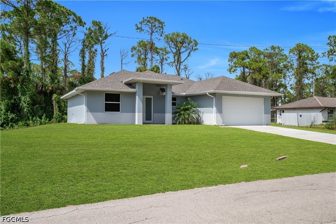 3 Bed SingleFamilyResidence for Sale in Lehigh Acres, photo 2