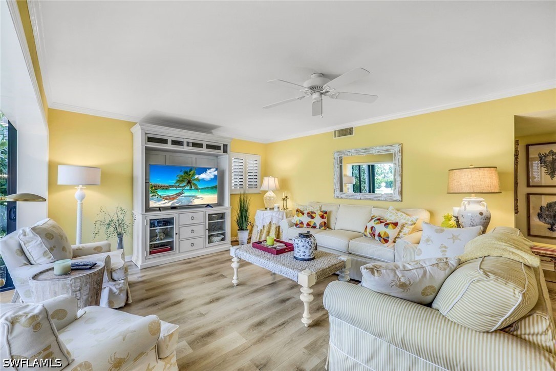 3 Bed Condominium for Sale in Naples, photo 2