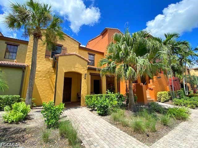 2 Bed Waterfront Home for Sale in Paseo, photo 2