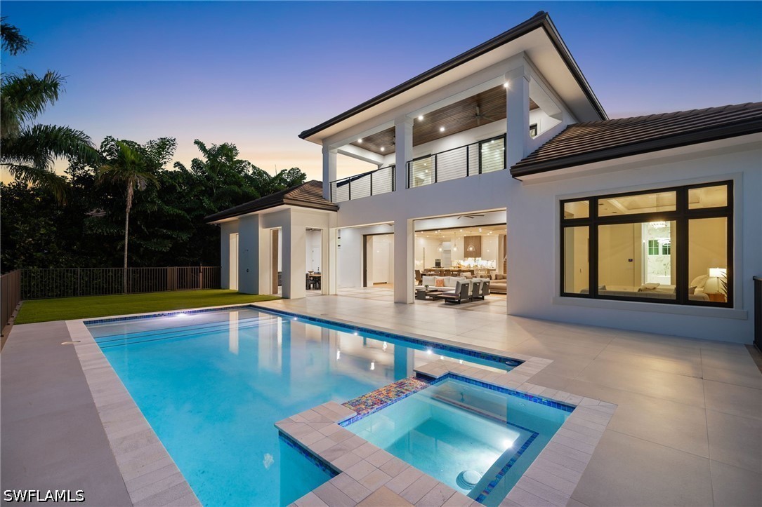 5 Bed Pool Home for Sale in Moorings, photo 2