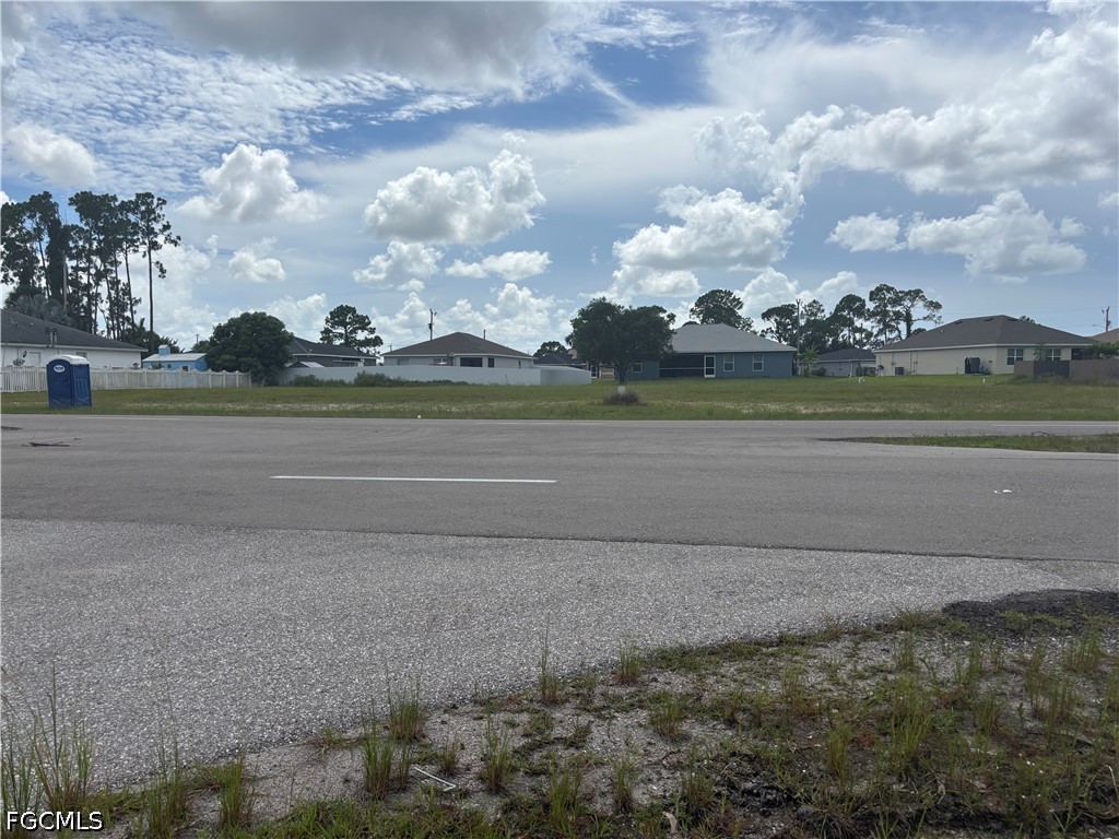 Residential for Sale in Cape Coral, photo 2