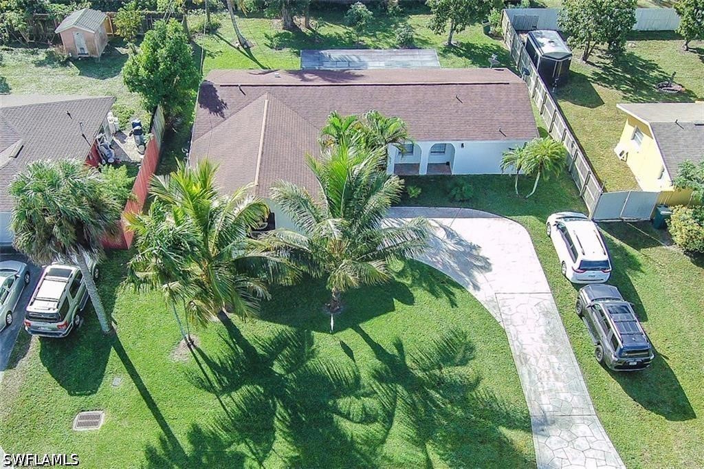 4 Bed SingleFamilyResidence for Sale in Naples, photo 2