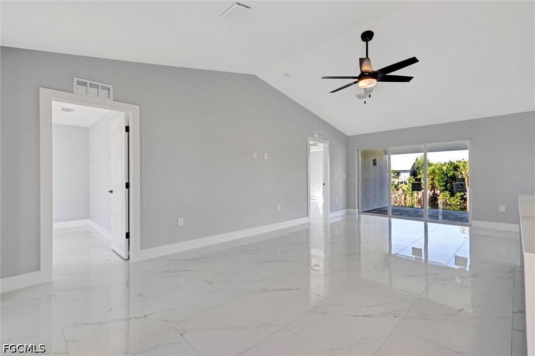 4 Bed Waterfront Home for Sale in Gator Circle, photo 2