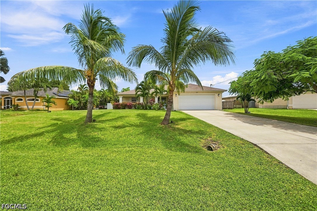 3 Bed SingleFamilyResidence for Sale in Cape Coral, photo 2