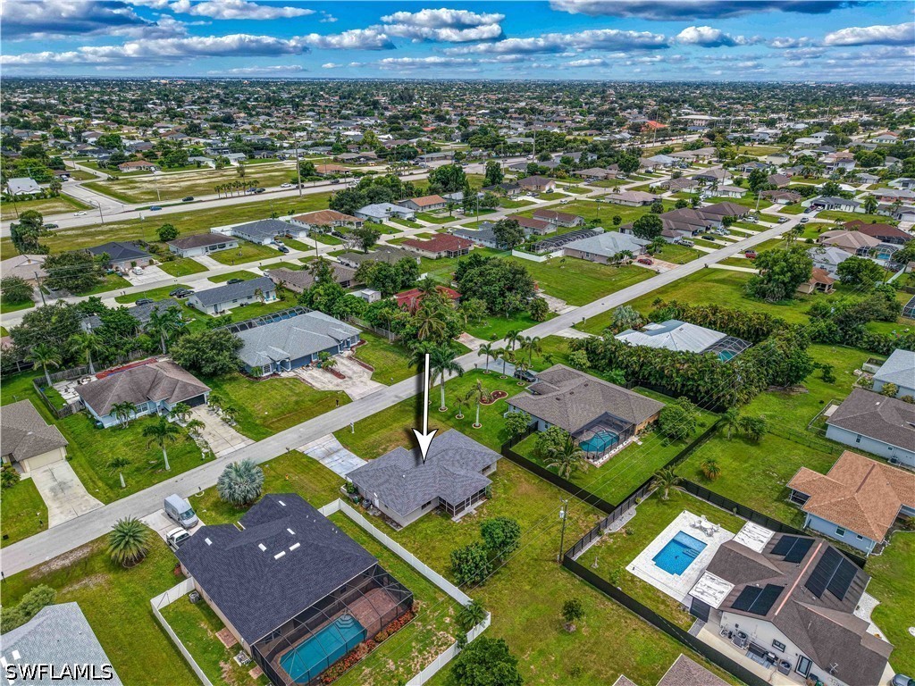 3 Bed SingleFamilyResidence for Sale in Cape Coral, photo 2
