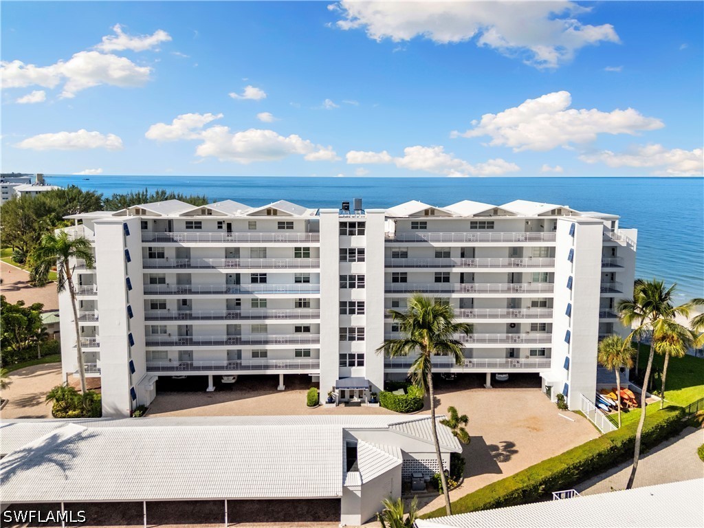 2 Bed Waterfront Home for Sale in Naples, photo 2