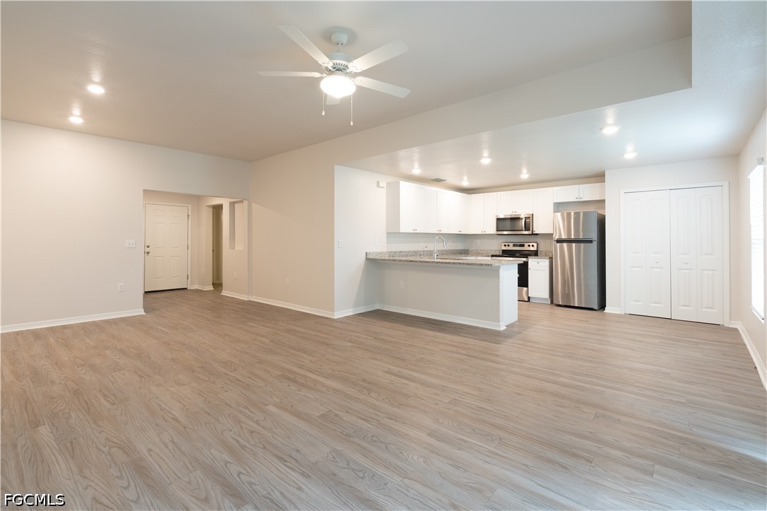 3 Bed SingleFamilyResidence for Sale in Cape Coral, photo 2