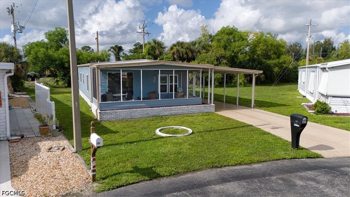 2 Bed ManufacturedHome for Sale in North Fort Myers, photo 2