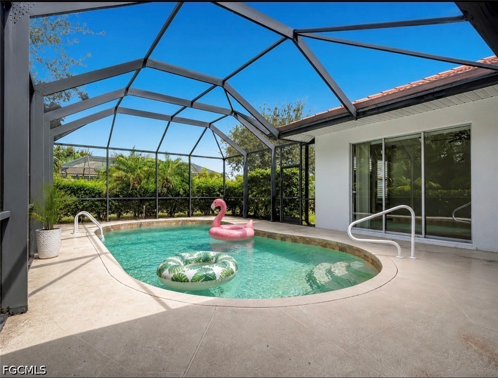 4 Bed Pool Home for Sale in Colonial Shores, photo 2