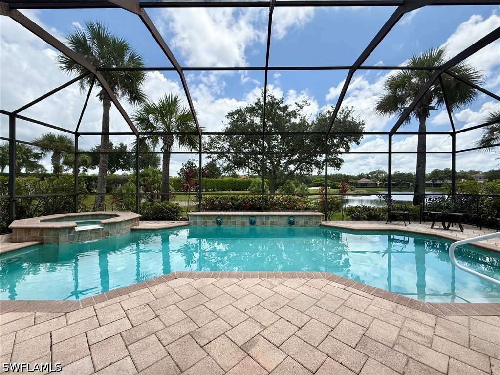 3 Bed Pool Home for Sale in Madison Park, photo 2
