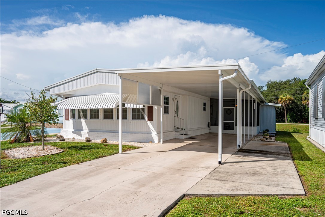 3 Bed ManufacturedHome for Sale in Carriage Village, photo 2