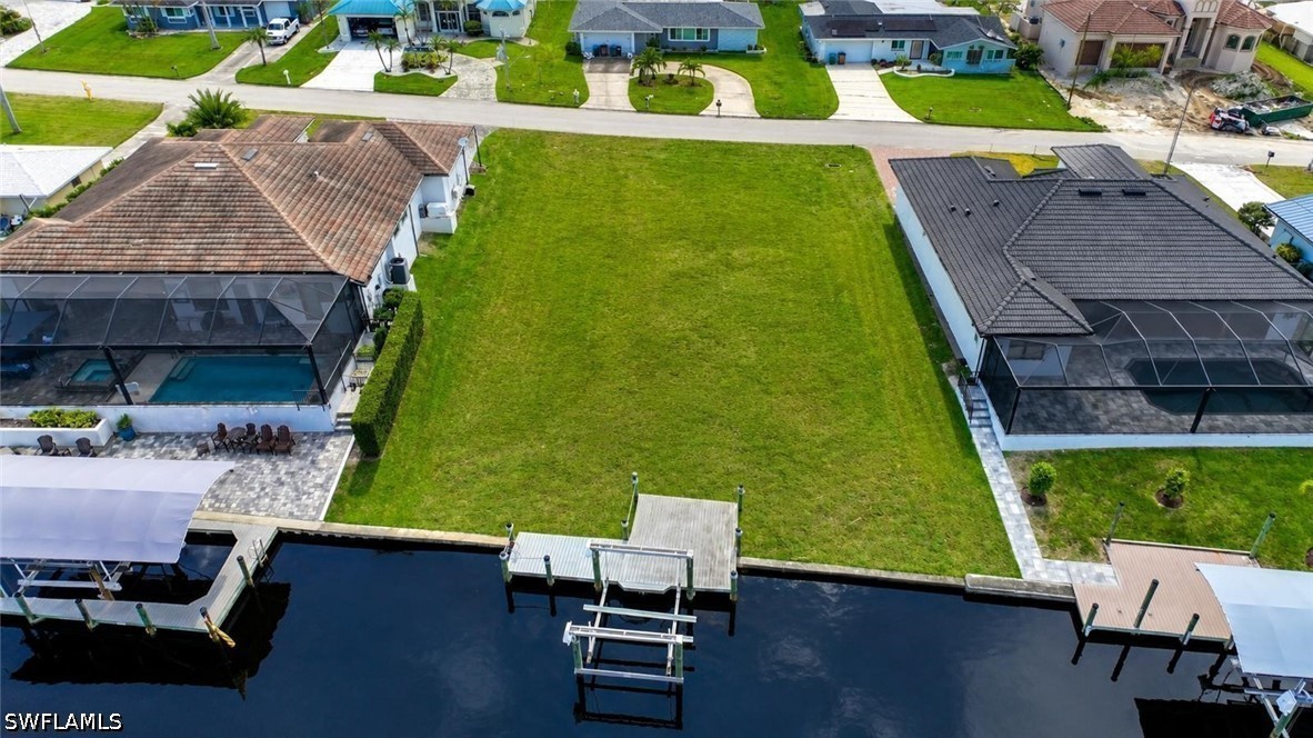 Waterfront Home for Sale in Cape Coral, photo 2