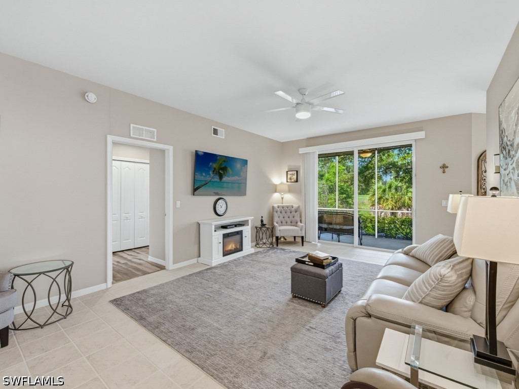2 Bed Condominium for Sale in Naples, photo 2