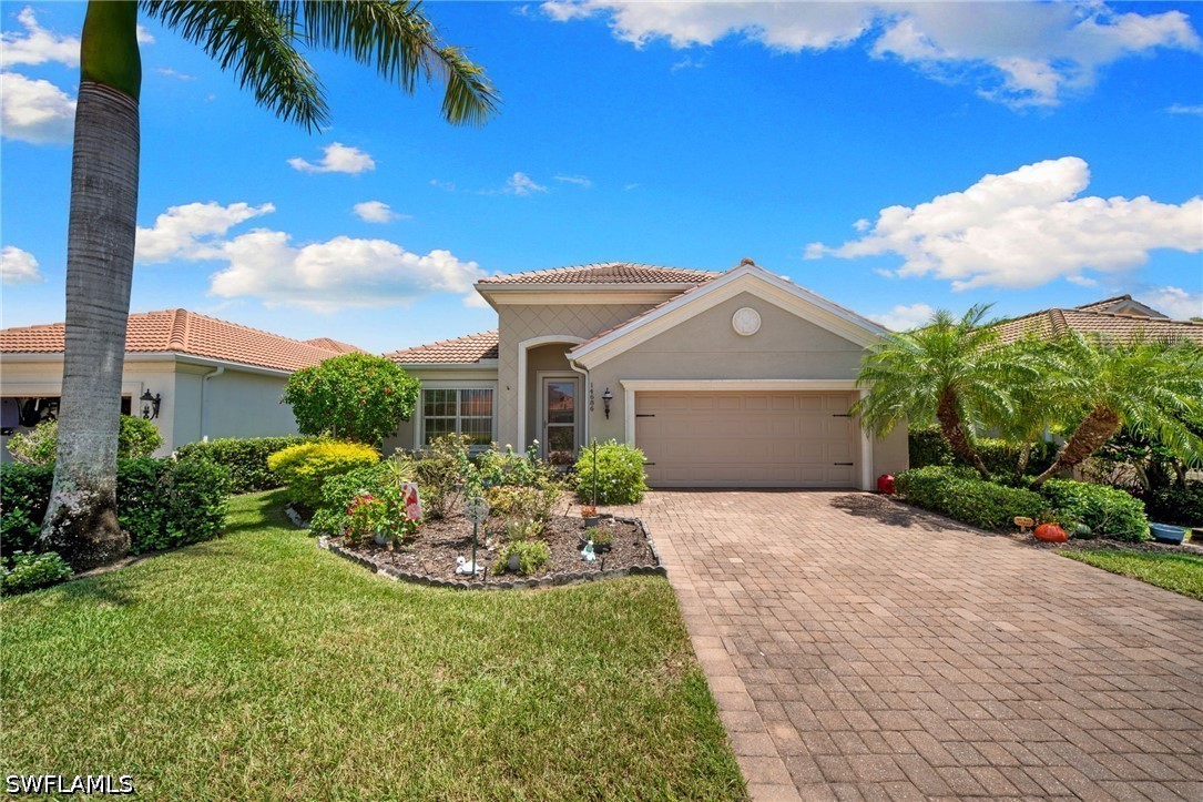 3 Bed SingleFamilyResidence for Sale in Naples, photo 2