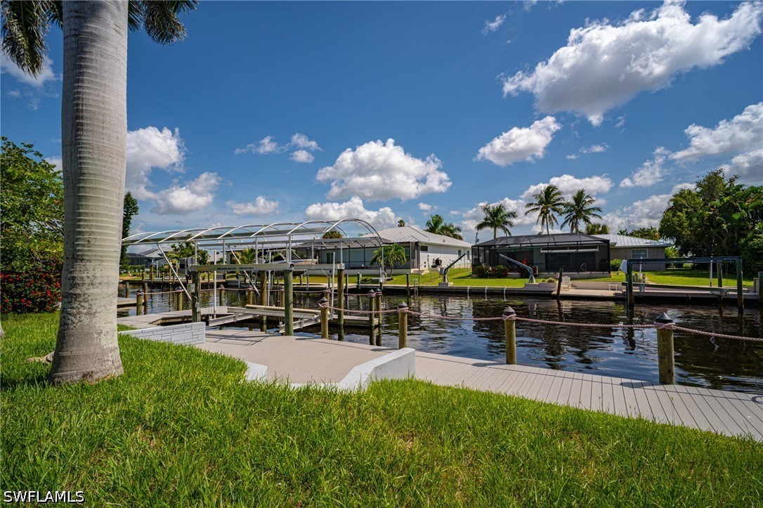 Waterfront Home for Sale in Cape Coral, photo 2