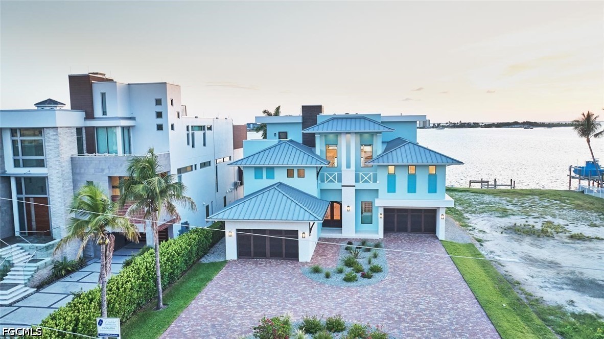 5 Bed Pool Home for Sale in Fort Myers Beach, photo 2