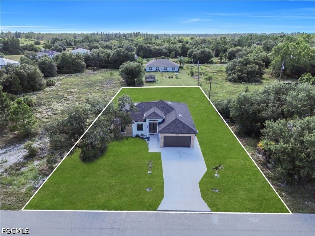 4 Bed SingleFamilyResidence for Sale in Lehigh Acres, photo 2