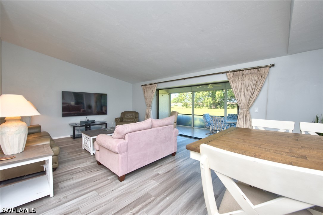 2 Bed Attached for Sale in Lakewood, photo 2