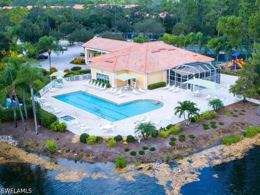 3 Bed Condominium for Sale in Carlton Lakes, photo 2