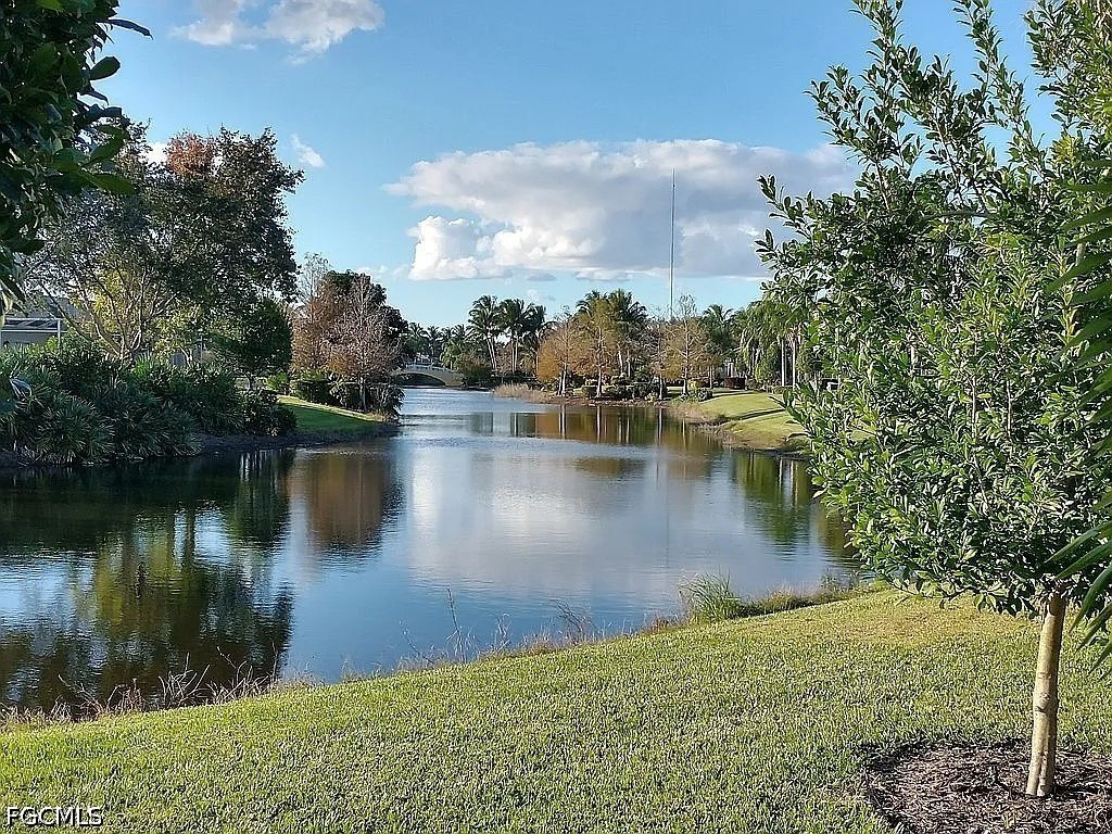 2 Bed Attached for Sale in Bonita Springs, photo 2