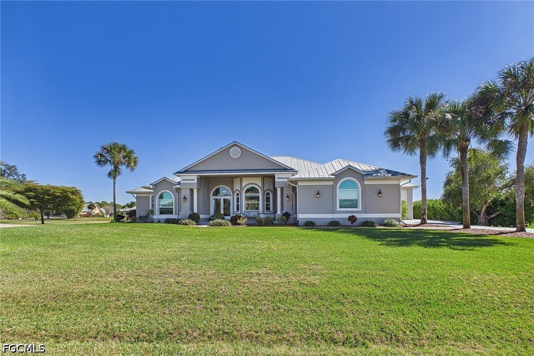3 Bed Waterfront Home for Sale in Alva, photo 2
