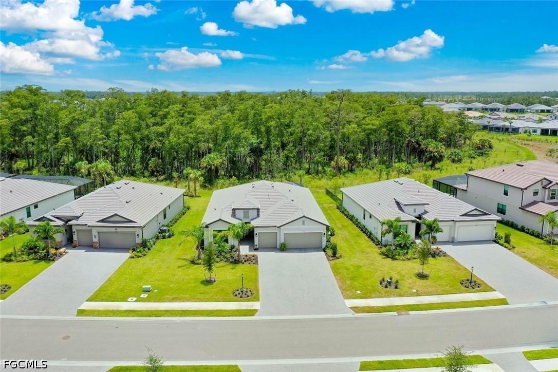 3 Bed SingleFamilyResidence for Sale in Estero, photo 2