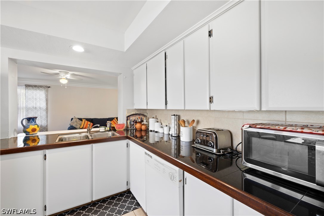 2 Bed SingleFamilyResidence for Sale in Naples, photo 2