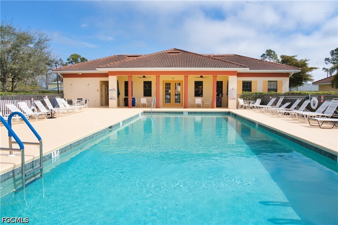 2 Bed Waterfront Home for Sale in Palmetto Cove, photo 2