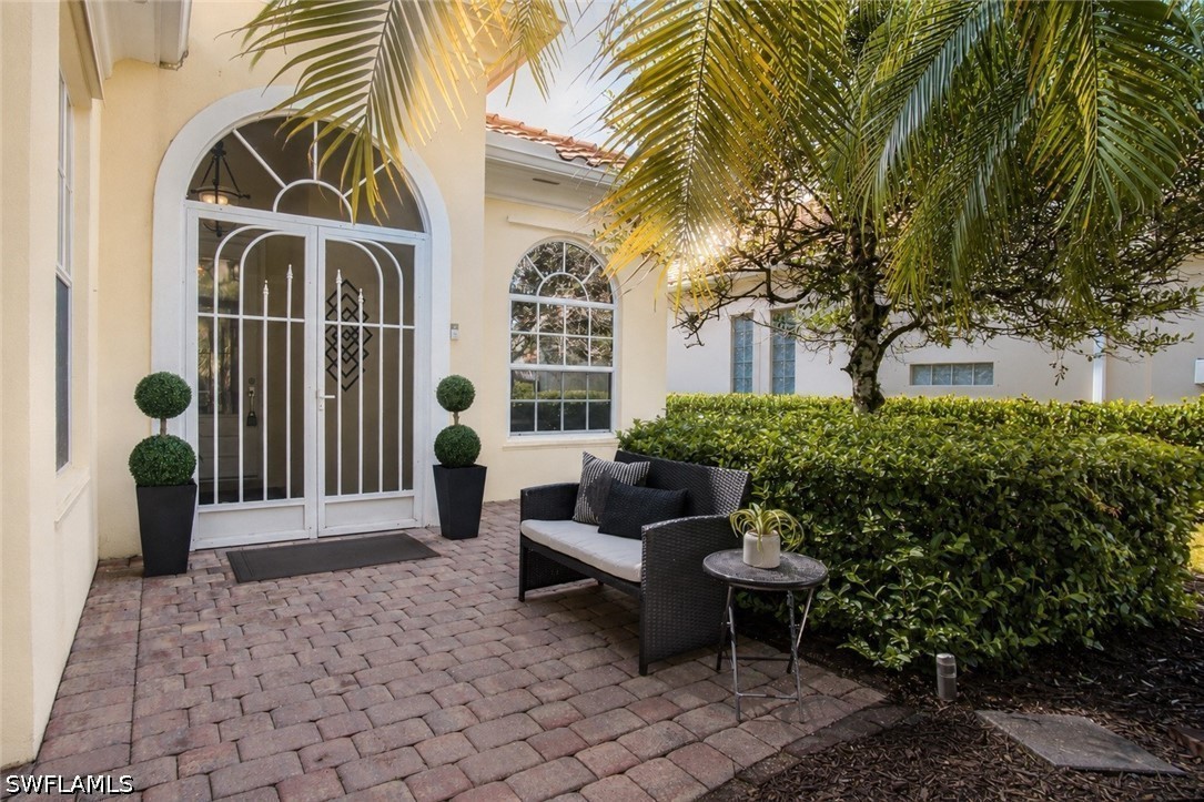 3 Bed Pool Home for Sale in Island Walk, photo 2